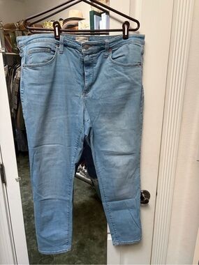 Universal Thread Light Blue Women's Skinny Jeans